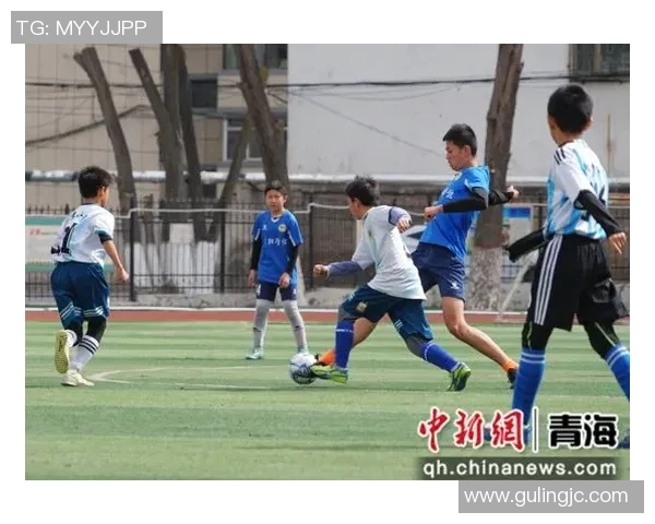 重庆足球队崛起之路:城市联赛中的拼搏与梦想 重庆足球队崛起之路:城市联赛中的拼搏与梦想